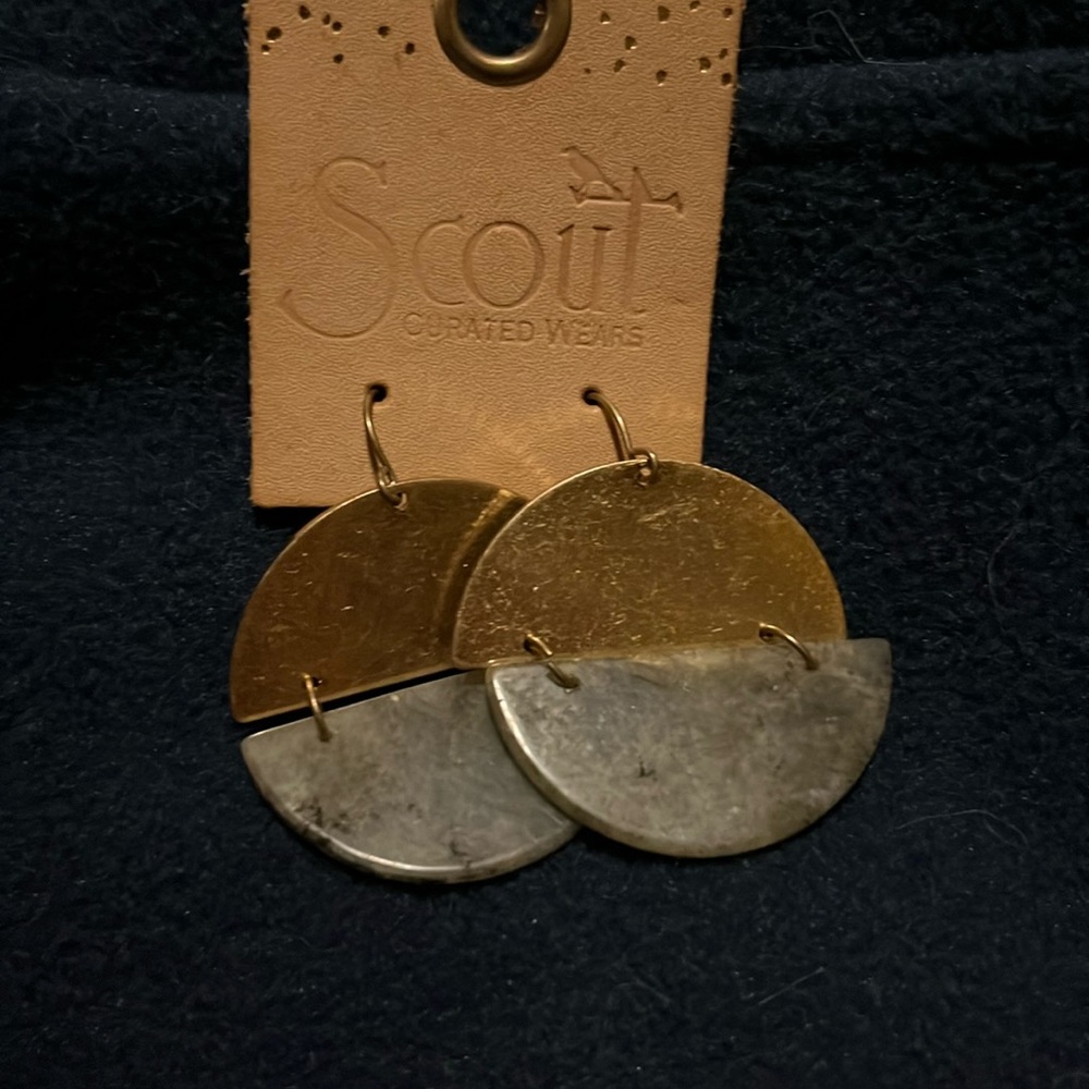 Scout labradorite earring